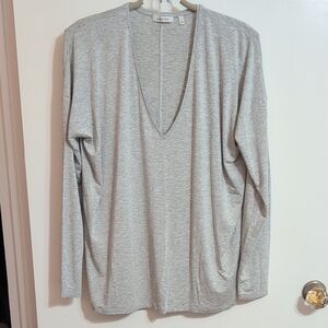Aritzia Babaton Heather Gray V-Neck Long Sleeve Top